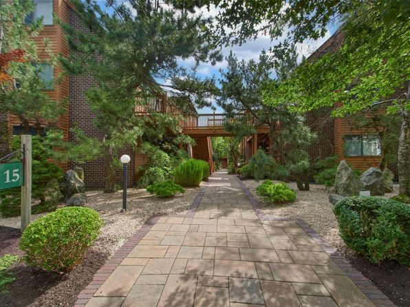 15 Greenridge Ave #2B