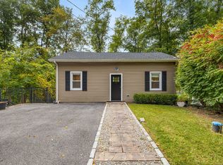 7 Pleasant View Rd, New Fairfield, CT 06812