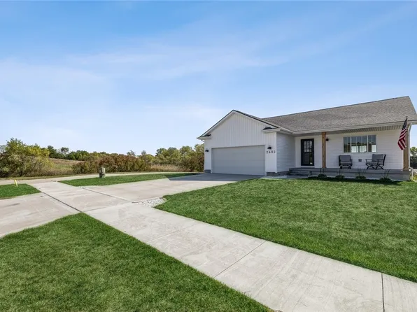 2603 Park Ridge Dr, Granger, IA 50109
