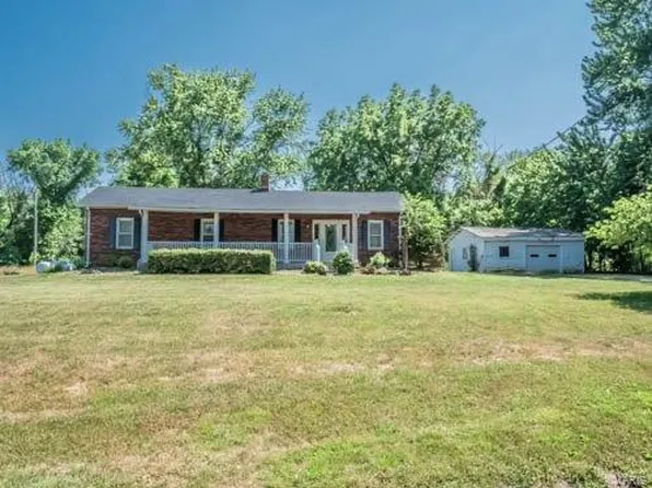 36 New Hope Rd, Elsberry, MO 63343