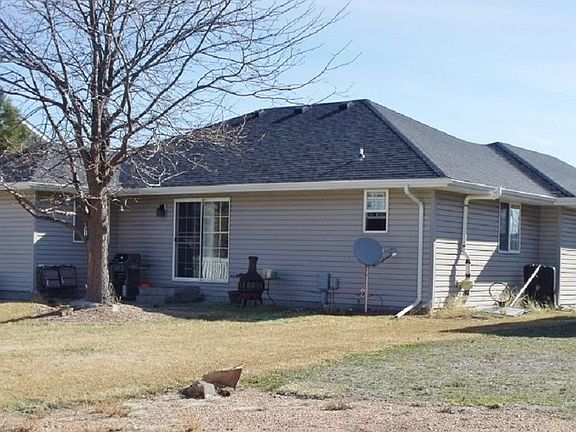4th image of 2414 Dawn Dr