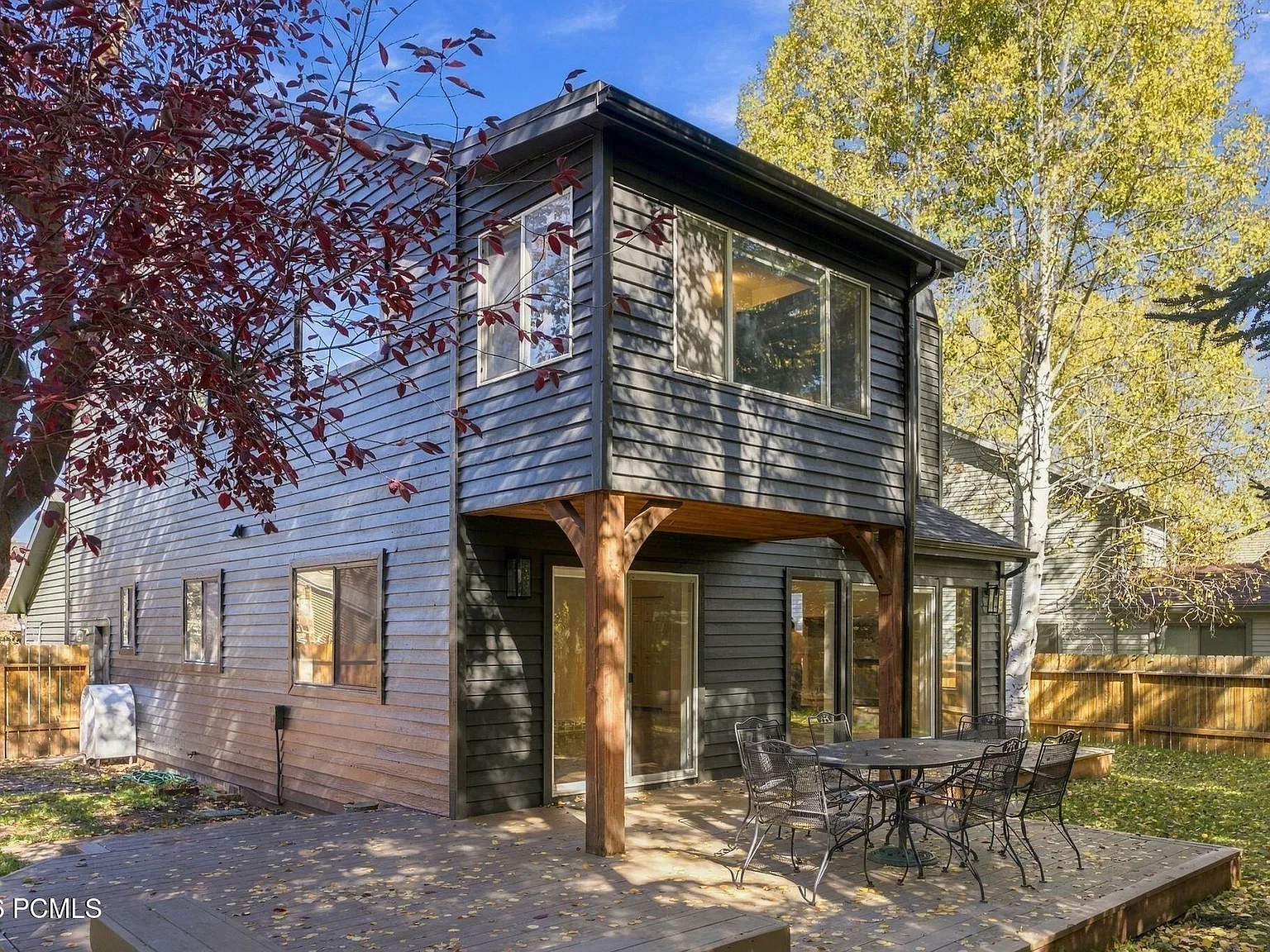 3 bed, 2.5 bath, 1823 sqft, $5,800 — Photo 3