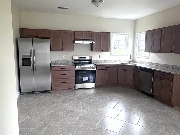 112 Patchen Dr — Photo 6