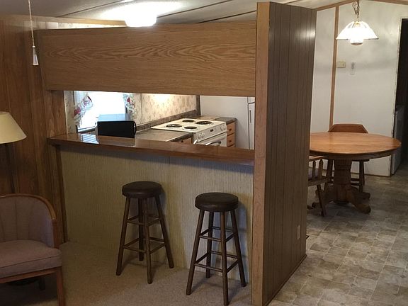 Bar with view to dining table