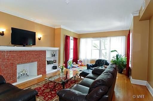 2nd image of 2020 W Farragut Ave APT 2