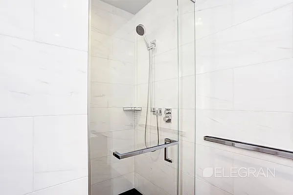 Sold by (Legacy) Elegran | media 20