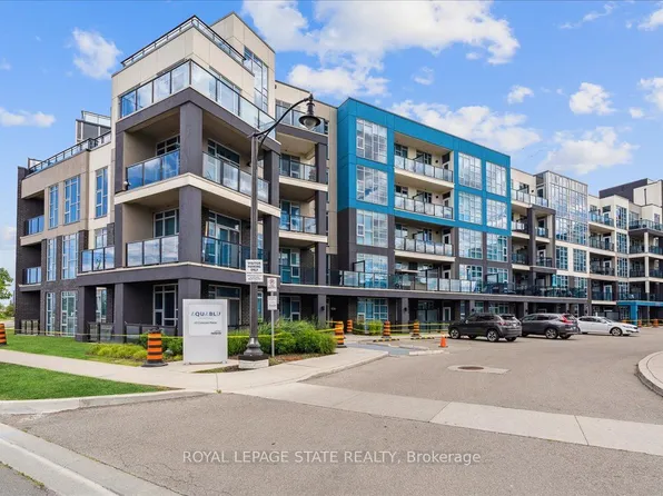 10 Concord Pl #404, Grimsby, ON L3M 0G6