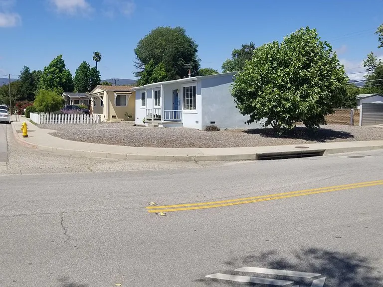 209 Jeffrey Dr — Photo 6