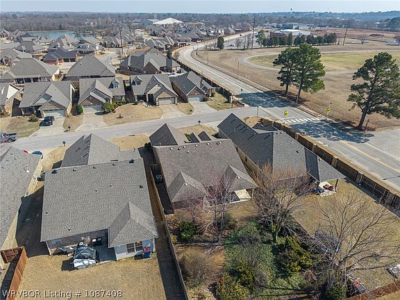 4th image of 2912 Brighton Ct