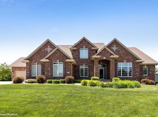 3210 154th St, Urbandale, IA 50323