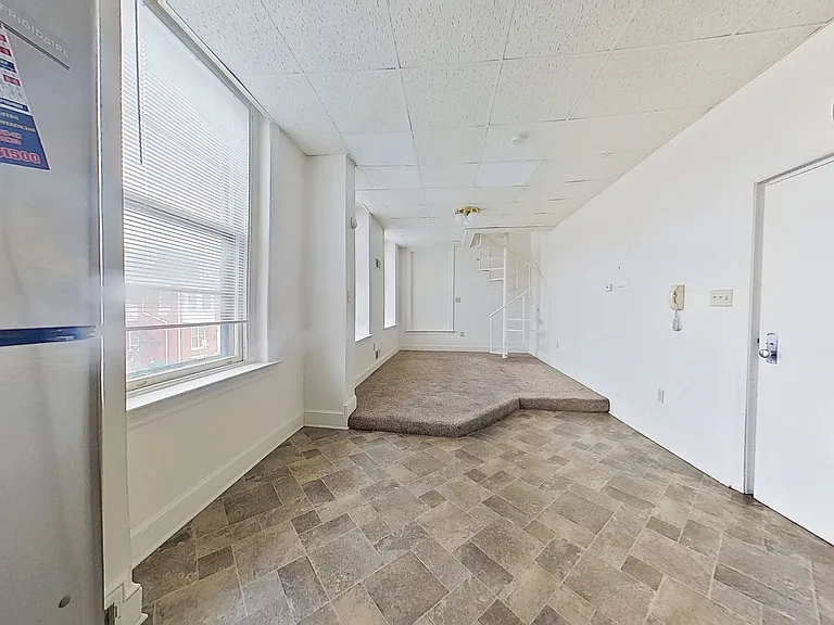 202 E King St #1 — Photo 2