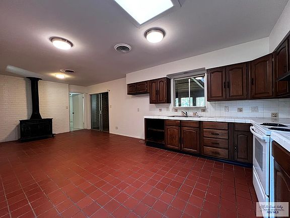 4th image of 117 Sally Ln