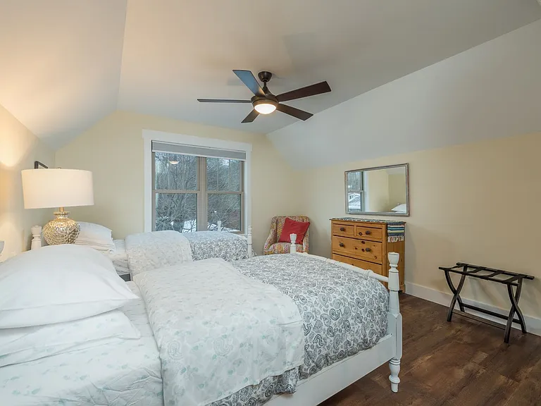 66 Terry Estate Dr — Photo 10