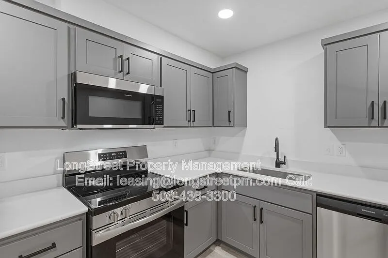 Building Photo - 816 S 19th St