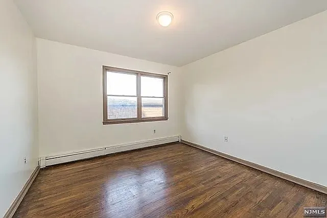 754 Greeley Ave — Photo 13