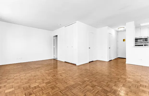 Rented by REAL New York | media 9