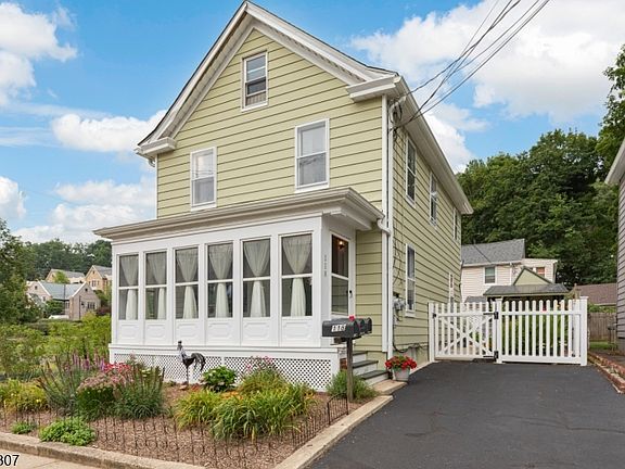 2nd image of 118 Claremont Rd