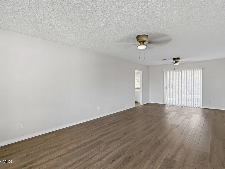 7129 Orizaba Ave — Photo 5