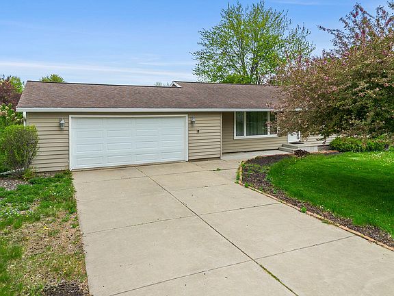 3rd image of 211 City View Dr