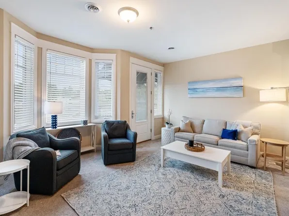 725 Harbor Watch Dr #311, Petoskey, MI 49770