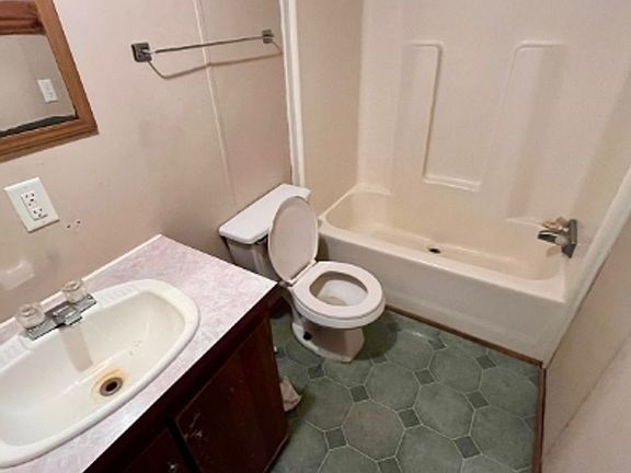 3rd image of 3785 Arnall Dr #4