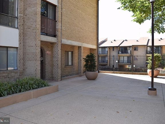 3rd image of 108 Monroe St #30