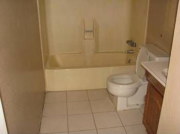 5th image of 10255 Lincoln Ave
