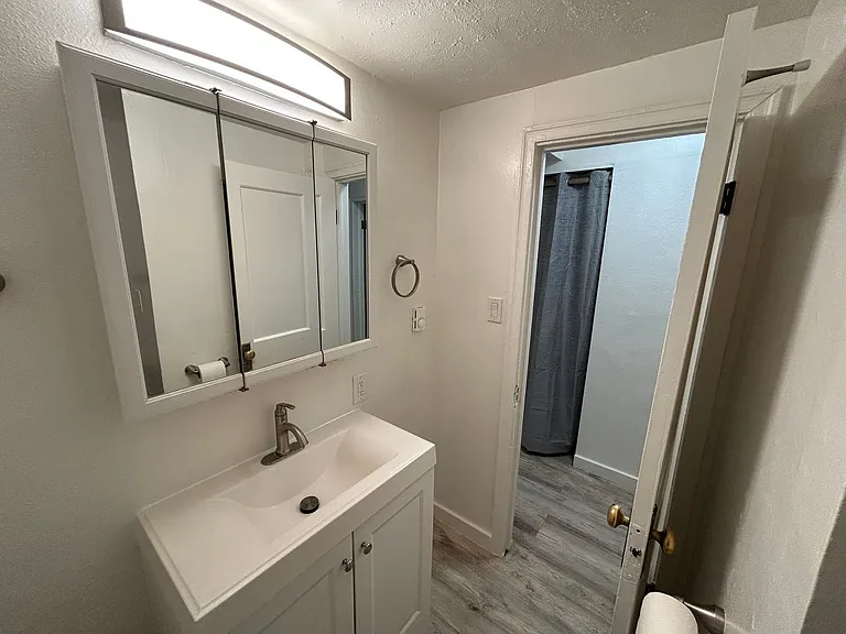 3112 W South Loop Ave — Photo 13
