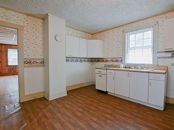 3rd image of 6727 N Nc Highway Fld #86