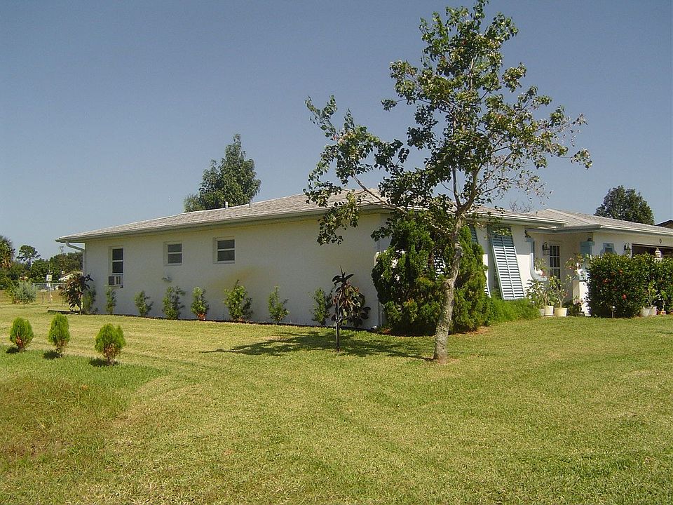 BEAUTIFUL LARGE LOT