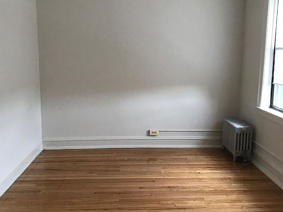 2nd image of 10736 S Calumet Ave APT 3E