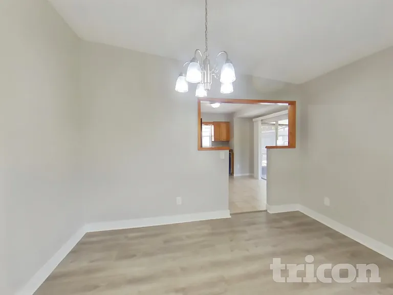 1020 Red Oak Cir — Photo 4
