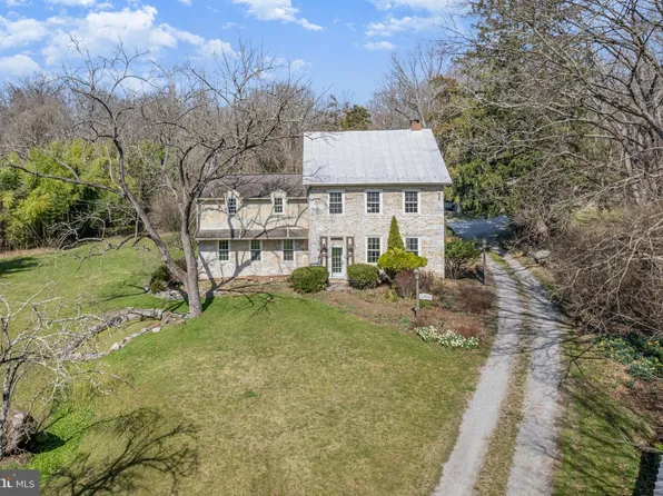 925 Hertzler Rd, Mechanicsburg, PA 17055