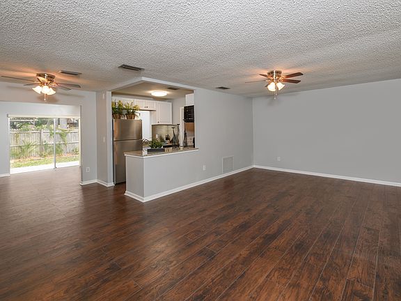 Living room/Kitchen