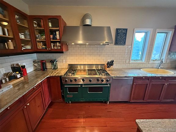 5th image of 23 Swezey Place