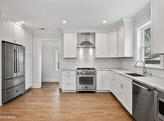 5th image of 1424 Dewey Ave