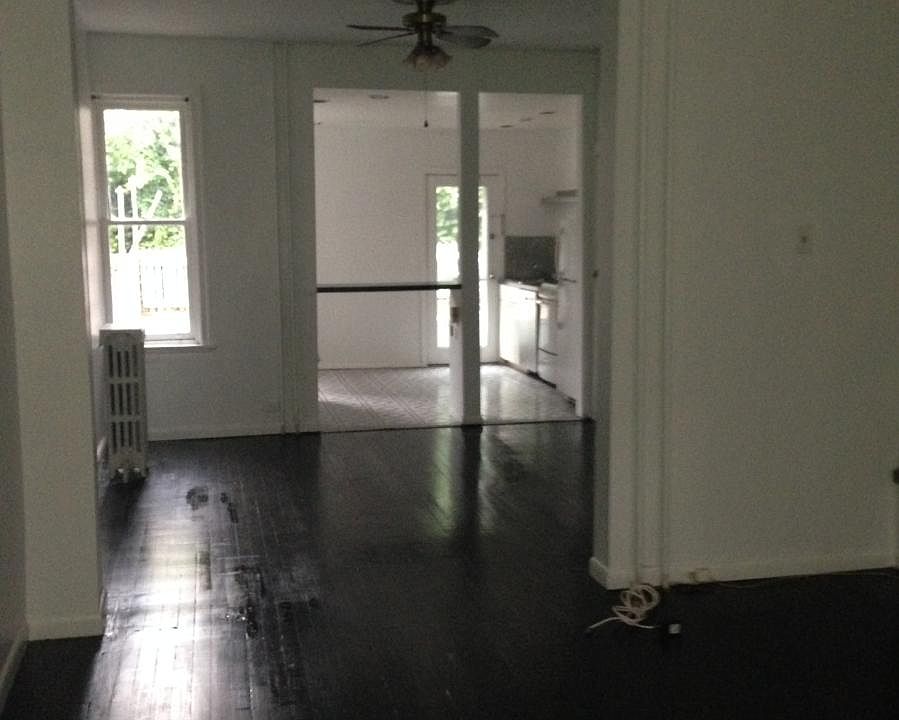 Lving rm, dining rm, kitchen from front door.