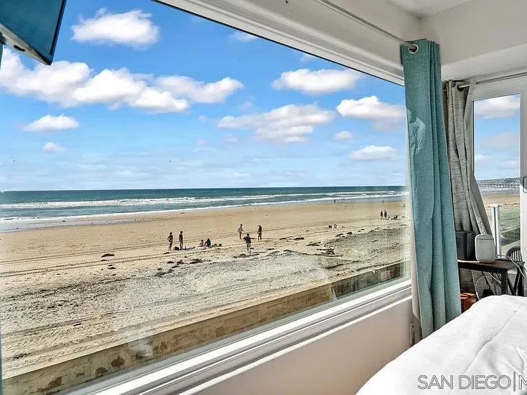3911 Ocean Front Walk — Photo 18