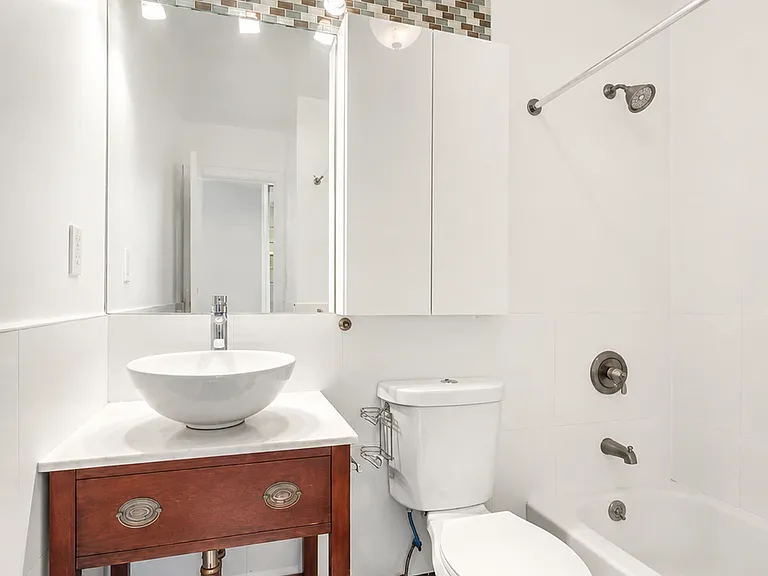 519 W 158th St #2 — Photo 7