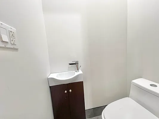 Rented by Doorway NYC, LLC | media 7