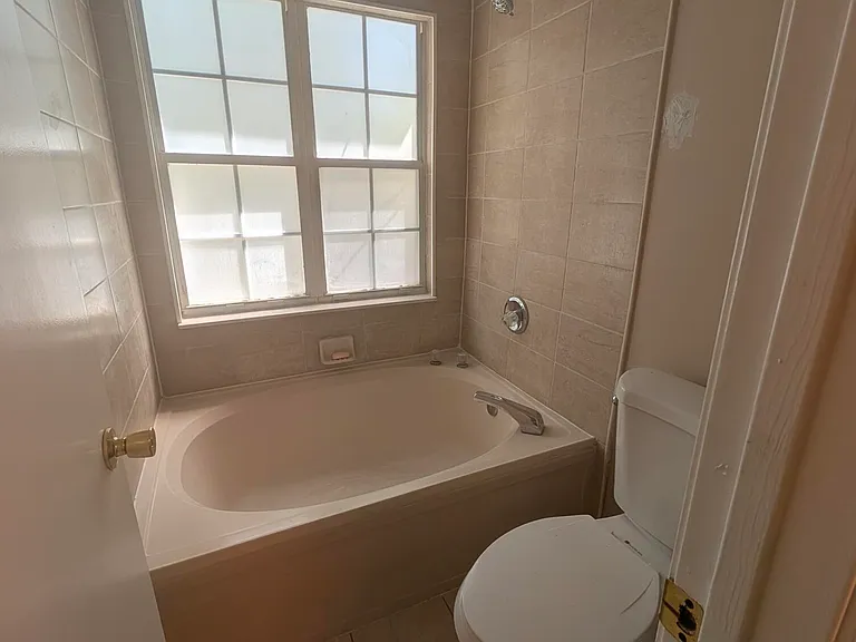 8175 Dunbarton Ct — Photo 8