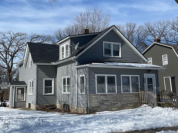 3rd image of 977 Winslow Ave