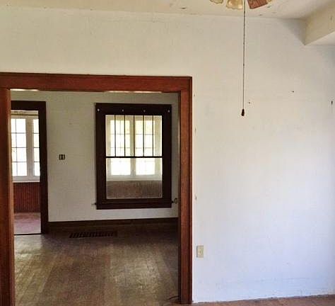 5th image of 1612 E Britain Ave