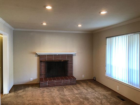 5th image of 2460 Maywood Ave