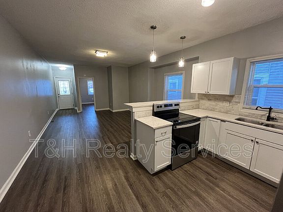 5th image of 2830 Central Ave