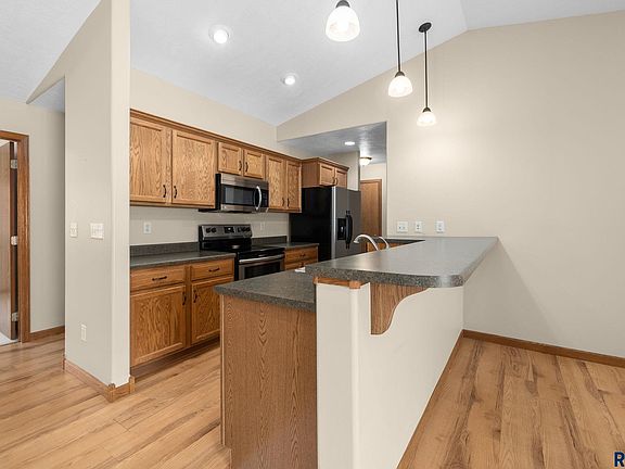 2nd image of 207 W 5th St Unit 104