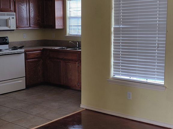 3rd image of 22910 Briggs Coleman Rd APT 1