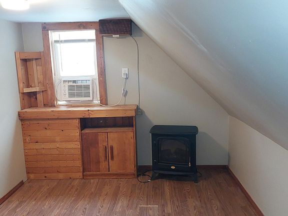 5th image of 30 Burch Ave