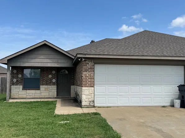 1209-1211 Maverick Trl, Mc Gregor, TX 76657