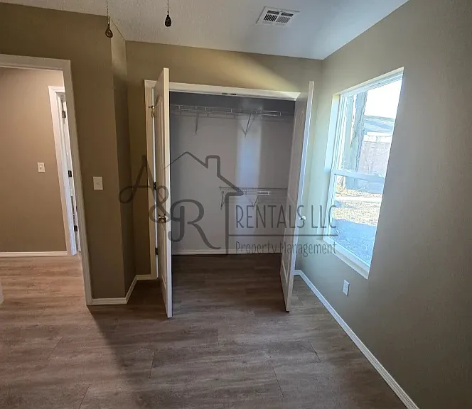 217 W Forest St — Photo 4